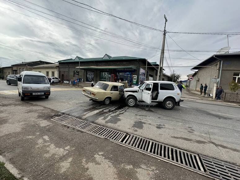 &ldquo;Ҳеч қайси машина, ҳатто автобуслар ҳам қизил чироққа тўхтамайди&rdquo; &mdash; Зангиота маҳаллий аҳолиси