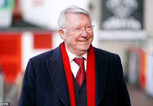 <p><b>Aleks Fergyusondan futbolchilar kiyinish xonasiga yaqinlashmaslik so&lsquo;raldi</b></p>