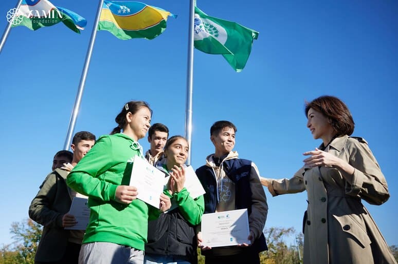 <p><b><strong>Ziroat Mirziyoyeva “Yosh fermer” loyihasi doirasida Nukusda bo‘lib o‘tayotgan “Daladan dasturxongacha” ekologik taʼlim festivalida qatnashdi (foto)</strong></b></p>