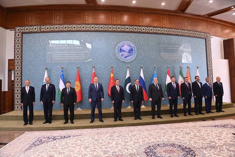 <p><b><strong>Abdulla Aripov SHHT hukumat rahbarlari kengashining majlisida ishtirok etdi</strong></b></p>