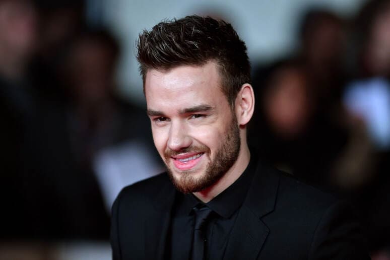 <p><strong>&ldquo;One Direction&rdquo; guruhining sobiq xonandasi Liam Peyn Argentinadagi mehmonxonaning uchinchi qavatidan qulab vafot etdi</strong><b>&nbsp;</b></p>
