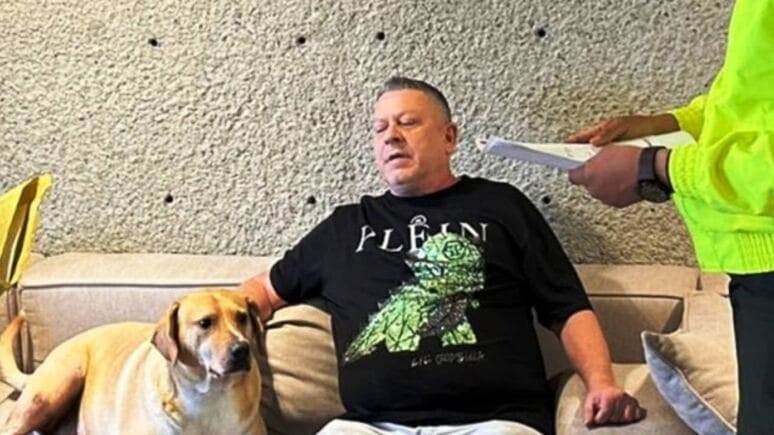 <p><b><strong>Italiya mafiyasining “cho‘qintirgan otasi</strong></b>”<b><strong> qo‘lga olindi (video)</strong></b></p>