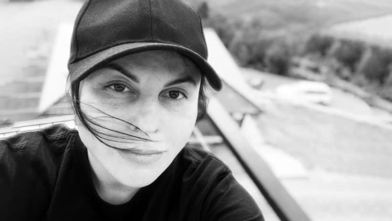 <p><b>Toshkentdagi mehmonxonada o&lsquo;lik holda topilgan rossiyaliklar jasadi yurtiga yuborildi&nbsp;</b></p>