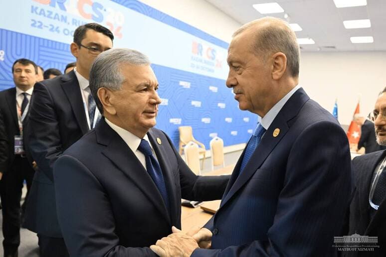 <p><b>Shavkat Mirziyoyev va Rajab Toyyib Erdo&lsquo;g&lsquo;on ikki tomonlama munosabatlarning dolzarb masalalarini muhokama qildi&nbsp;</b></p>