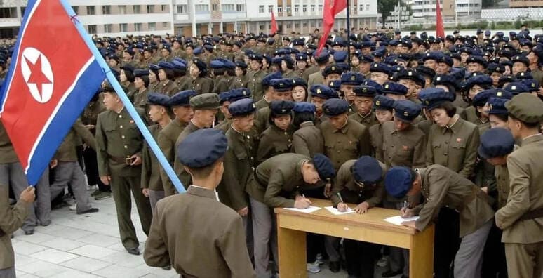 <p><b>YI Shimoliy Koreyani Ukrainaga qarshi urushda ishtirokidan ogohlantirdi&nbsp;</b></p>