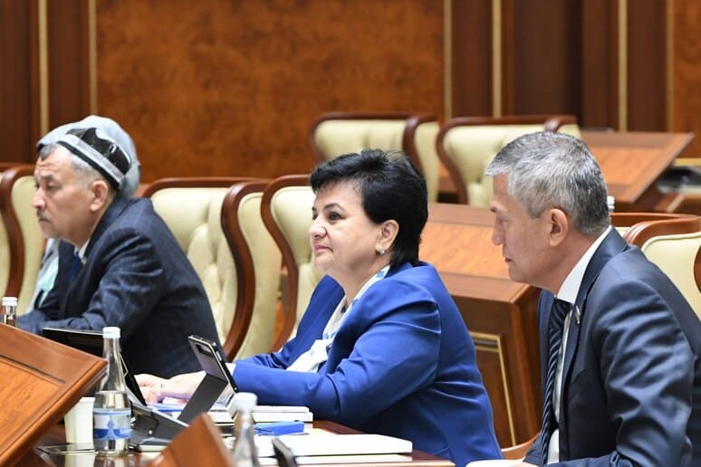 Сенат Узбекистана ратифицировал конвенцию МОТ о праве на оплачиваемый отпуск 