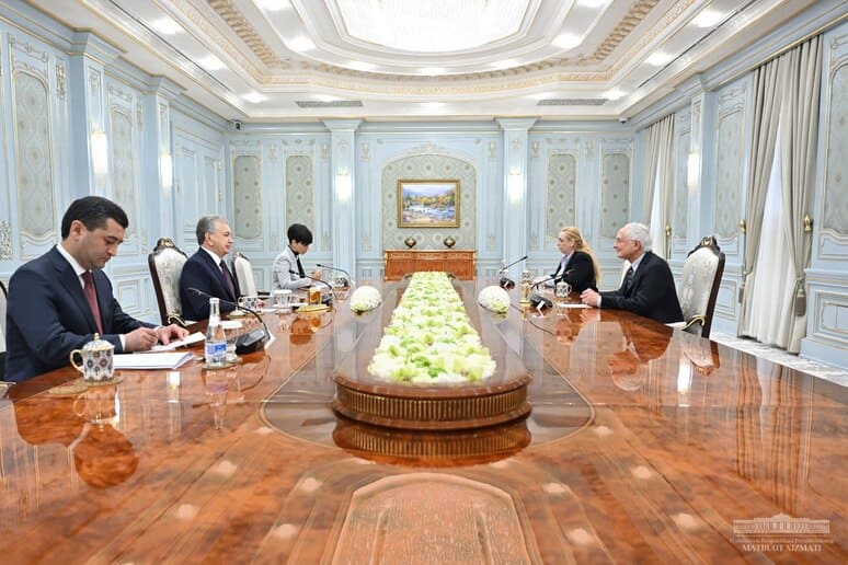 <p><b><strong>Shavkat Mirziyoyev YXHT DIIHB missiyasi rahbari bilan uchrashuv o&lsquo;tkazdi</strong></b></p>