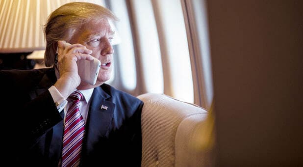 <p><b>Xitoylik xakerlar Trampning telefonini buzib kirishga harakat qildi — NYT </b></p>