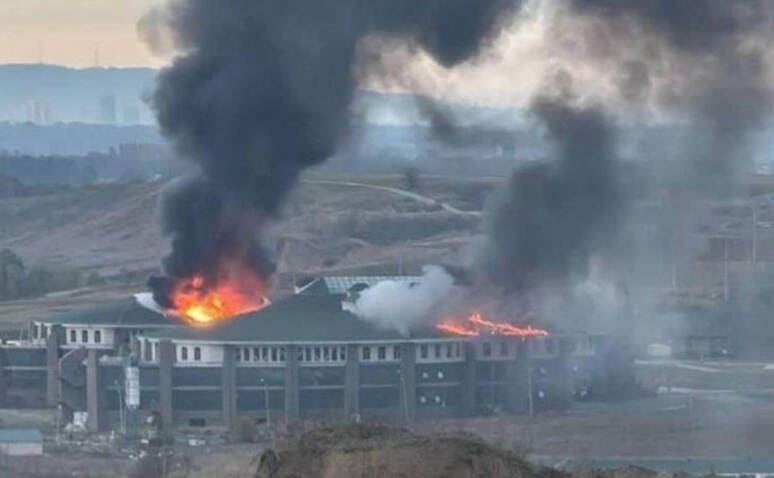 <p><b>Chechenistonda Putin nomidagi maxsus kuchlar universitetiga dron hujum qildi</b></p>