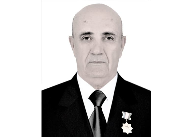 <p><b></b><strong>O‘zbekiston Qahramoni Ahmad Narzulloyev vafot etdi</strong></p>