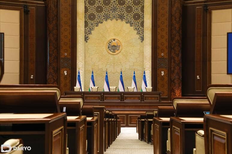 <p><b><strong>Senat a’zolari mahalliy kengashlarning 7−12-noyabrda o‘tkaziladigan qo‘shma majlislarida saylanadi</strong></b></p>