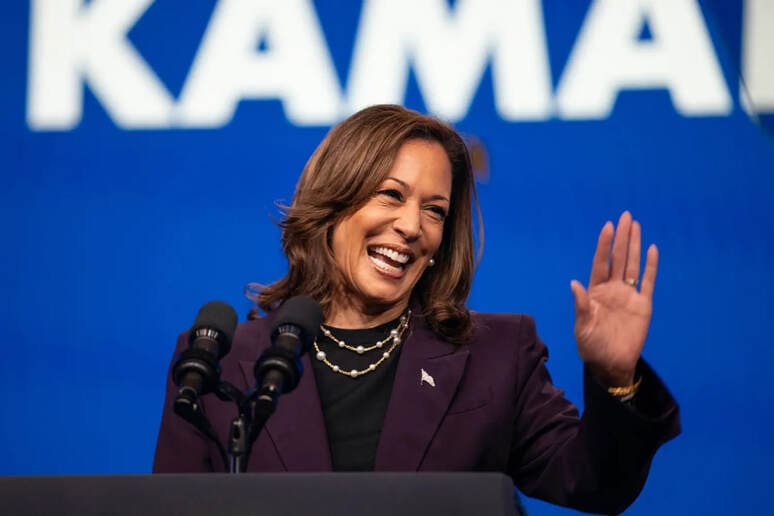 <p><b>Kamala Harris saylovda muddatidan oldin ovoz berdi (video)</b></p>