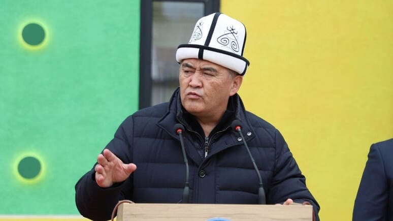 <p><b>“Qo‘shni davlatlar aholi soni jihatidan o‘zib ketmoqda”. Tashiyev qirg‘izistonlik ayollarni 10 nafargacha farzand ko‘rishga chaqirdi</b></p>