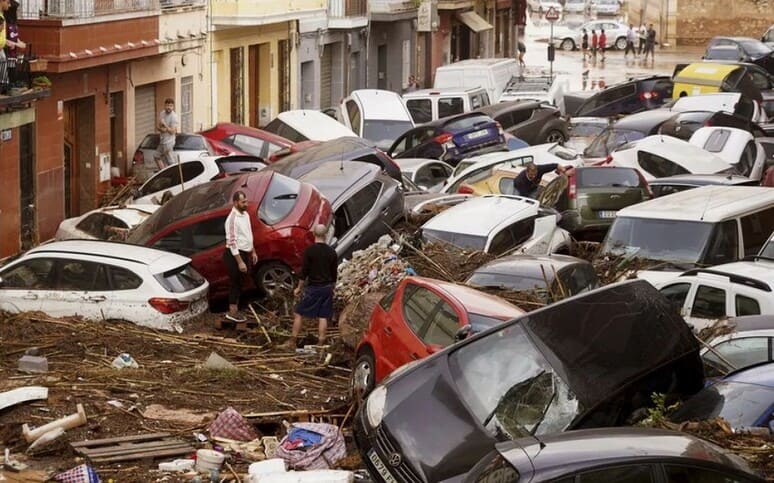 <p><b></b>Ispaniya suv toshqinidan jabrlanganlarga 10,6 milliard yevro miqdorida kredit va grant ajratadi</p>