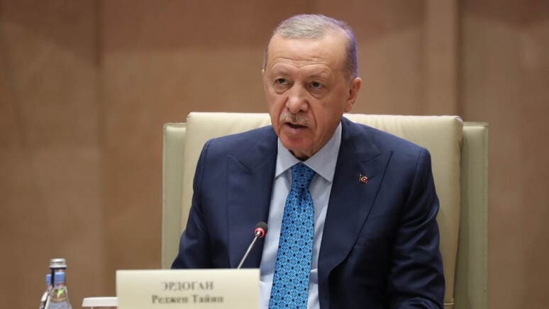 <p><b>Erdo‘g‘on turkiy alifboga o‘tishga tayyor davlatlarni aytdi</b></p>