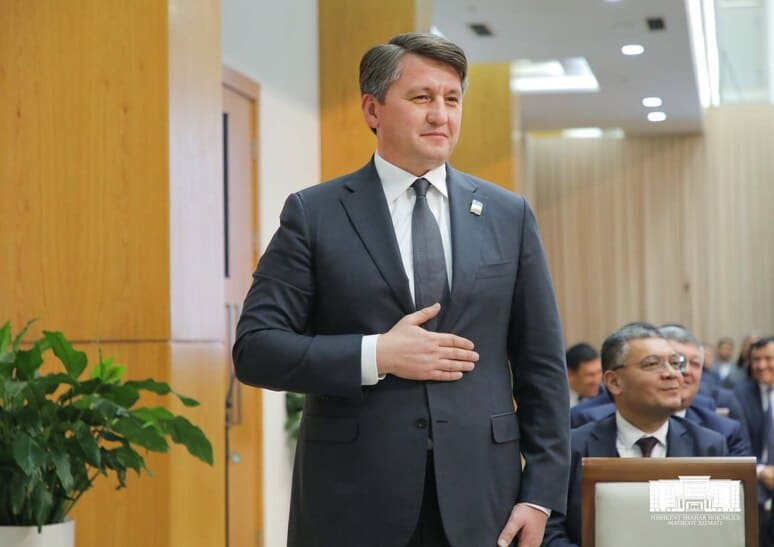 <p><b><strong>Shavkat Umurzoqov Toshkent shahar hokimi lavozimiga tasdiqlandi</strong></b></p>