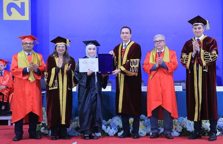 <p><b><strong>Toshkent shahridagi Amity universitetida Graduation ceremony: Class of 202</strong><strong>4</strong><strong> nomli bitiruv marosimi bo‘lib o‘tdi</strong></b></p>
