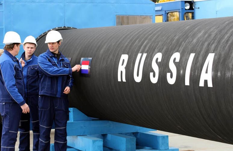 <p><b>Yevrokomissiya Trampga Yevropadagi Rossiya gazini Amerika gaziga almashtirishni taklif qildi</b></p>