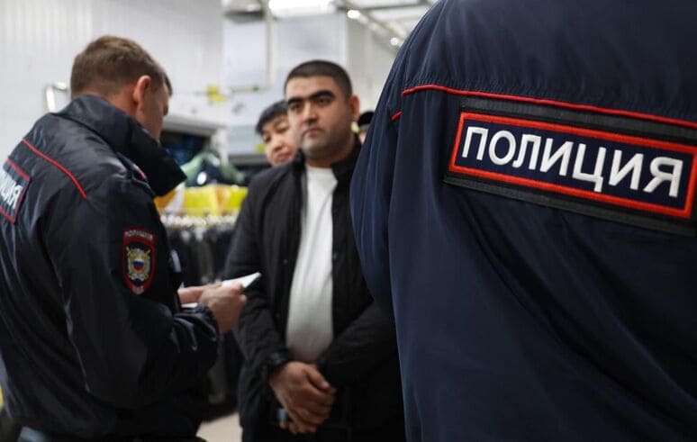 <p><b>Rossiyada fuqarolikka qasamyod qilmaganlar pasporti olib qo‘yiladi </b></p>