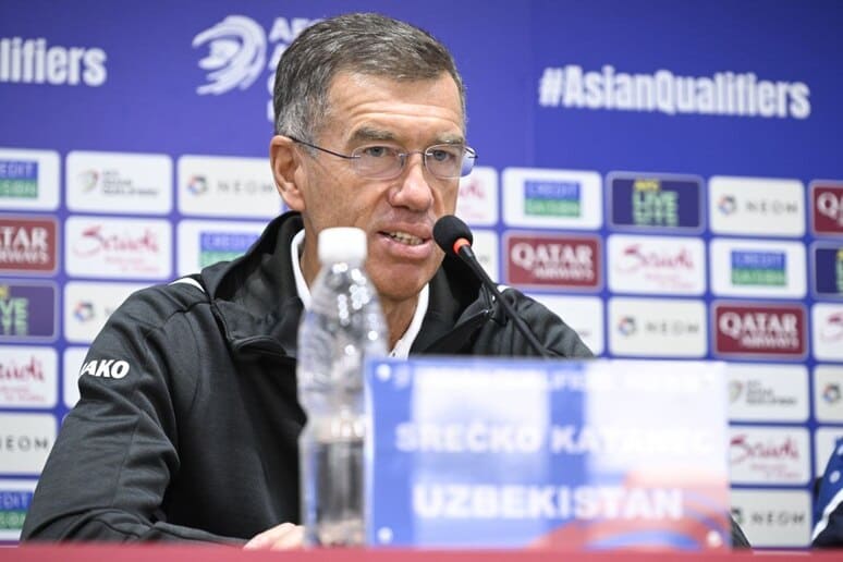 <p><b>O&lsquo;zbekiston terma jamoasi bosh murabbiyi Srechko Katanes Qatarga yetib bordi</b></p>
