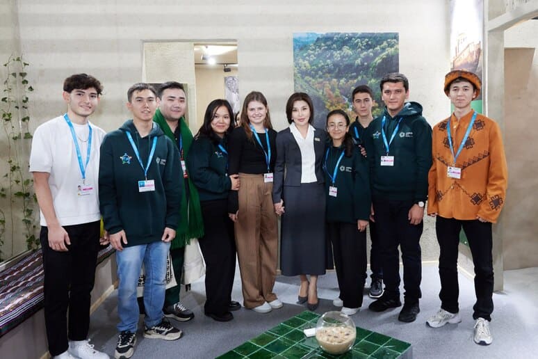 <p><strong>Ziroat Mirziyoyeva</strong><b> COP29 da O&lsquo;zbekiston milliy pavilyoni bilan tanishdi (foto)</b></p>