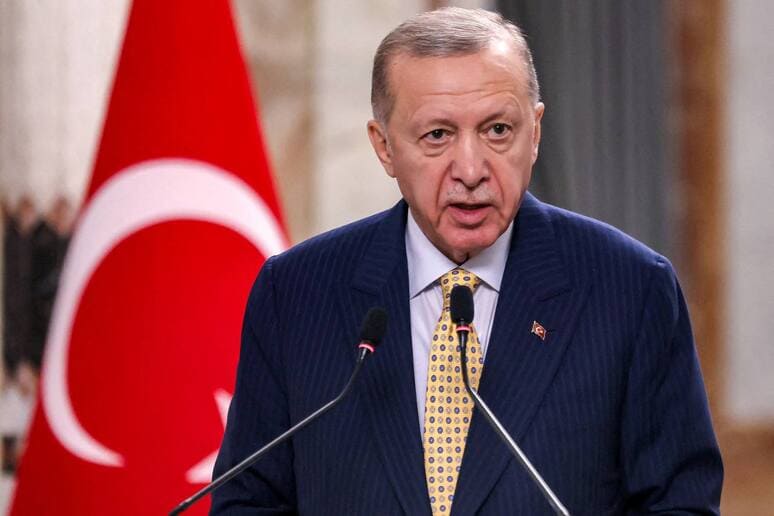 <p><b>Erdo&lsquo;g&lsquo;on Turkiya Isroil bilan aloqalarini uzganini ma&rsquo;lum qildi</b></p>