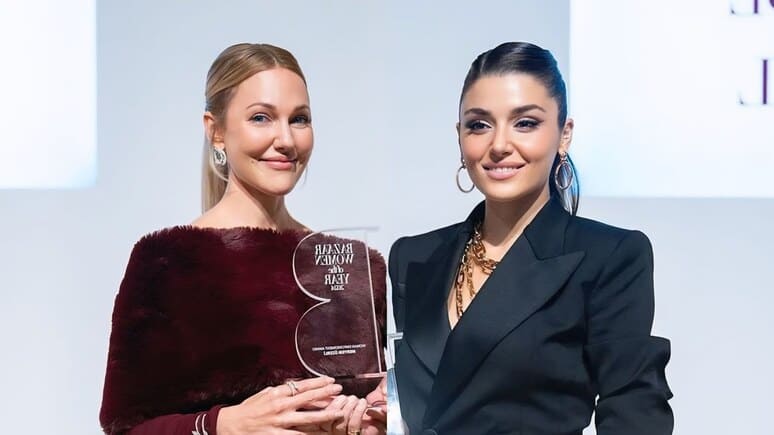 <p><b><strong>Turkiyaning Harper’s Bazaar nashri yil ayolini aniqladi. Taqdirlanganlar orasida mashhur aktrisalar ham bor (foto)</strong></b></p>