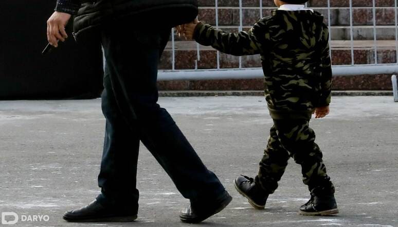 <p><b>O‘zbekistonda hayoti yoki sog‘lig‘i xavf ostida qolgan bolalar ota-onasidan olib qo‘yilishi mumkin</b></p>
