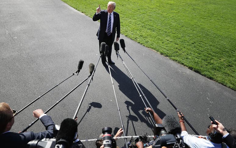 <p><b>Tramp bir qator Amerika OAVni &ldquo;siyosiy zaharlash&rdquo;da ayblab, milliardlab dollar talab qilmoqda &mdash; The Guardian&nbsp;&nbsp;</b></p>