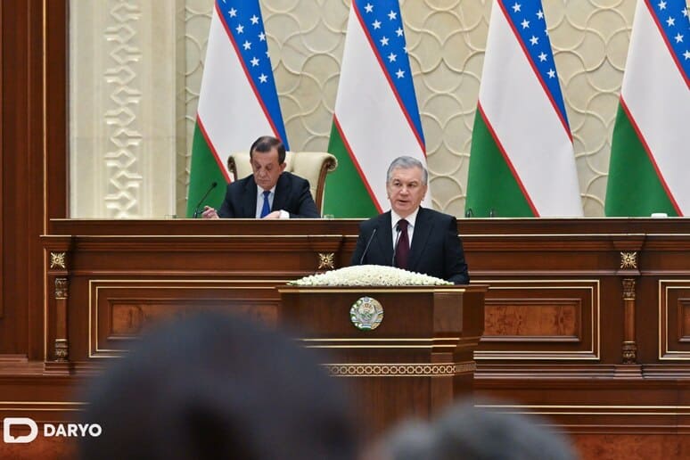 <p><b>Shavkat Mirziyoyev Senat oldida turgan muhim vazifalarni aytdi</b></p>