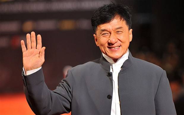 Gongkongda kinooperator Jeki Chan ishtirokidagi filmni suratga olish vaqtida cho&lsquo;kib ketdi