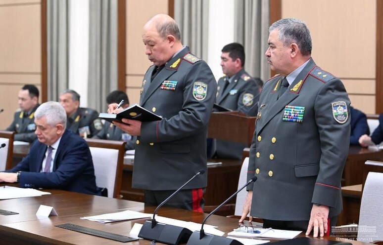 <p><b>Abdusalom Azizov O‘zbekiston prezidenti huzuridagi Xavfsizlik kengashiga o‘tkazildi</b></p>
