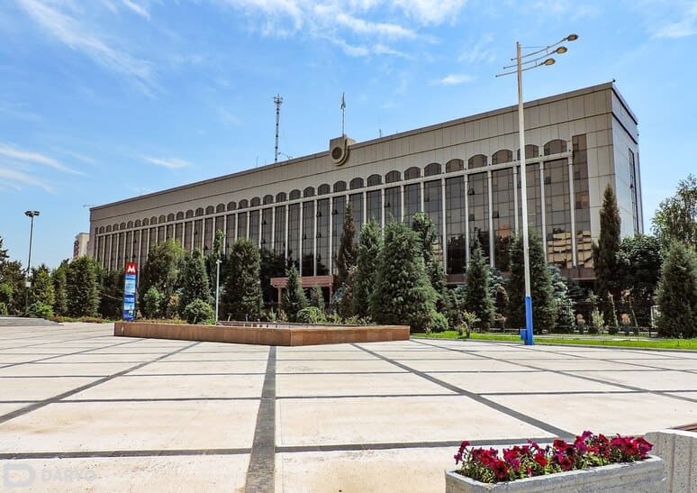 <p><b><strong>IIV Jinoyat qidiruv xizmati boshlig‘i va Toshkent shahar IIBB boshlig‘ining birinchi o‘rinbosari lavozimidan ozod etildi</strong></b></p>