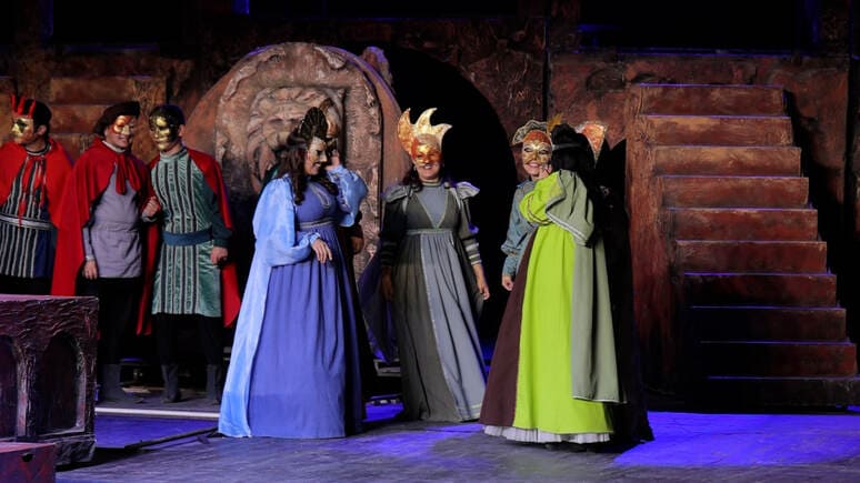 <p><b>O‘zbekiston drama teatrining yangi mavsumi “Romeo va Julyetta” spektakli bilan boshlandi (video)</b></p>