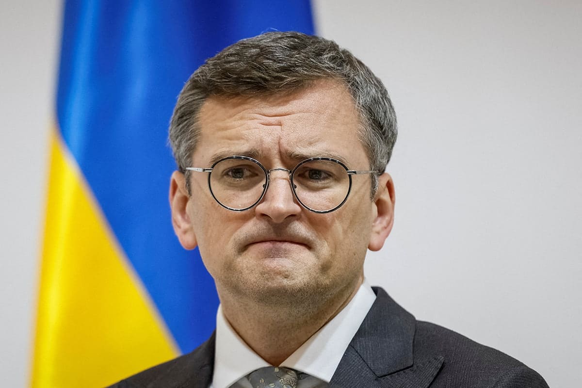 <p><b></b>Dmitriy Kuleba Ukraina Rossiya Federatsiyasi bilan mojaroda yutqazayotganini tan oldi</p>