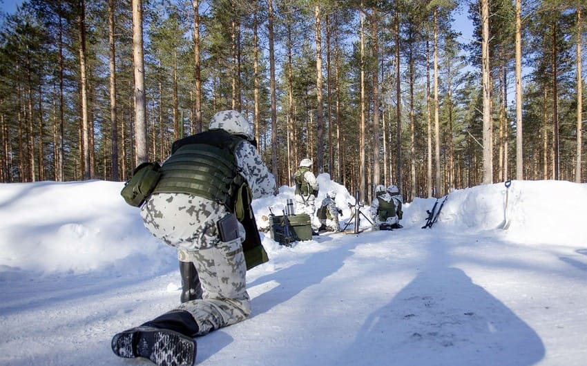 <p><b></b>Finlyandiya Rossiya bilan chegara yaqinida keng ko‘lamli harbiy mashg‘ulotlarni boshladi</p>