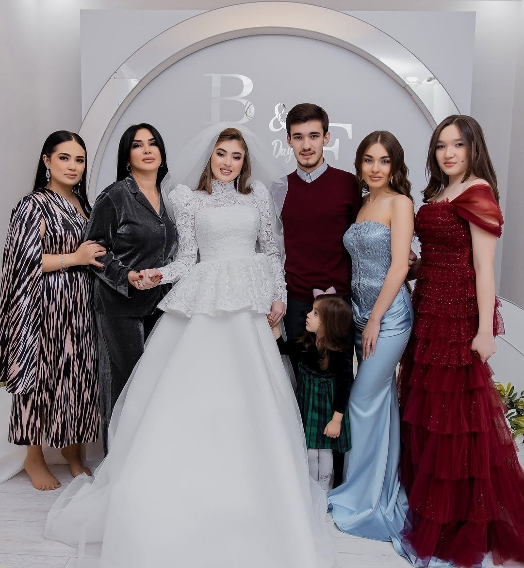 Rus pikap porno RV onlayn Ikki dost seksual dengizchini korsetda sikishdi