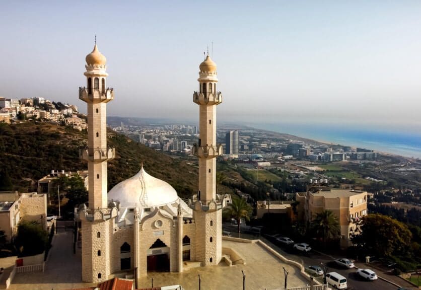 <p><b>Isroil masjidlarda baland ovozda azon aytishni taqiqladi</b></p>