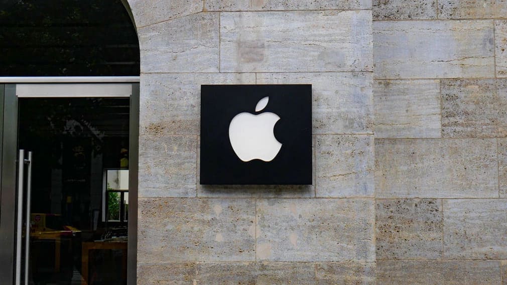 <p><b>Reuters: Apple xodimlarining iPhone&rsquo;iga josuslik dasturiy ta&rsquo;minotini o&lsquo;rnatmoqda</b></p>