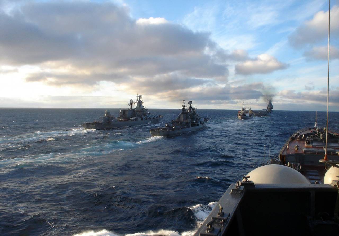 <p><b><strong>Rossiya harbiy kemalari Suriyadagi bazani tark etdi (foto)</strong></b></p>