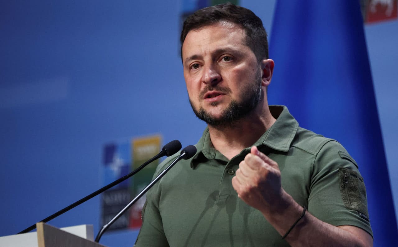 <p><b>Zelenskiy Gruziyaga qarshi sanksiyalar kiritdi&nbsp;</b></p>