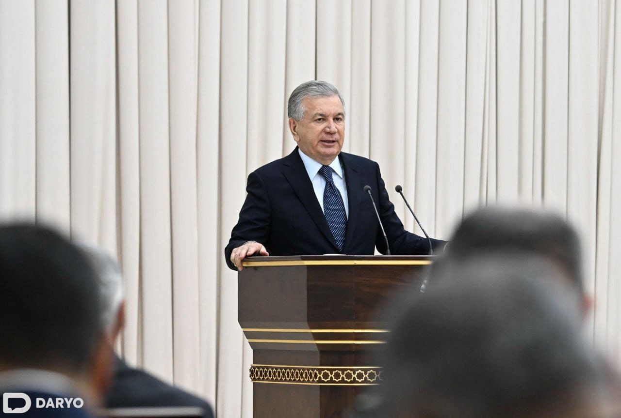 <p><b><strong>Prezident Konstitutsiya kuni munosabati bilan O‘zbekiston xalqiga bayram tabrigi yo‘lladi</strong></b></p>