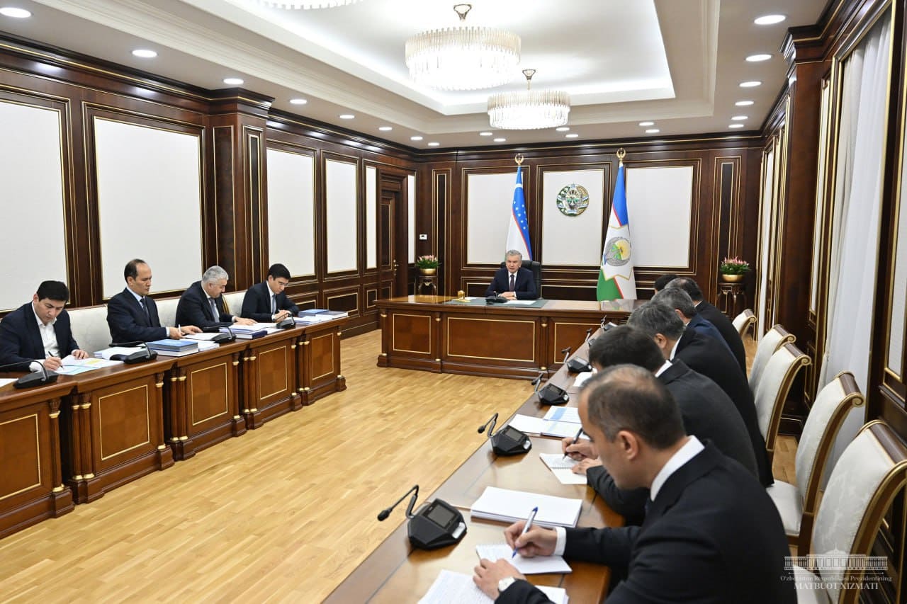 <p><b><strong>Navoiyga 2025-yili tarmoq korxonalaridan tashqari 2 mlrd dollar investitsiya jalb etish rejalashtirilmoqda</strong></b></p>