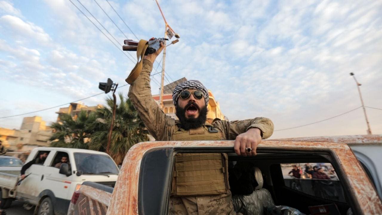 <p><b>Suriyada isyonchilar Damashqni egalladi, Bashar Asad esa mamlakatni tark etdi &mdash; OAV</b></p>