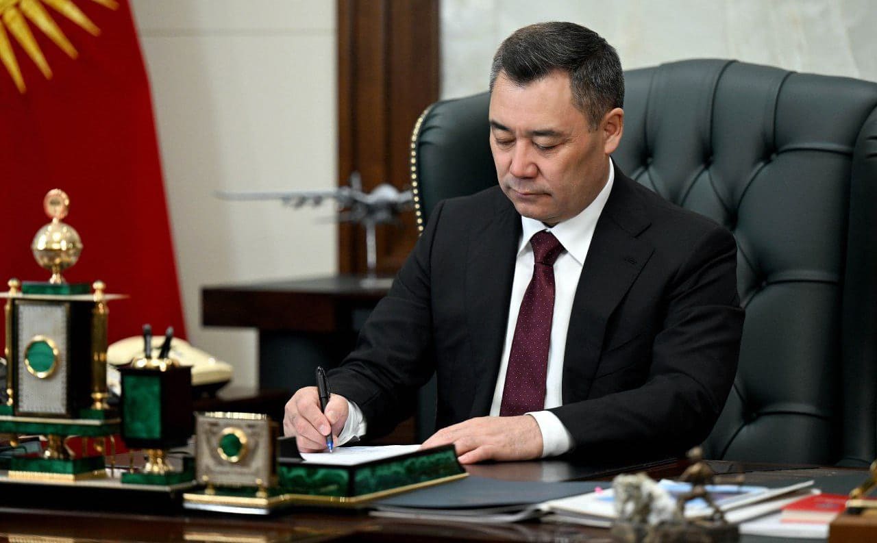 <p><b>Qirg&lsquo;izistonda osoyishtalik to&lsquo;g&lsquo;risidagi qonun qabul qilindi&nbsp;</b></p>