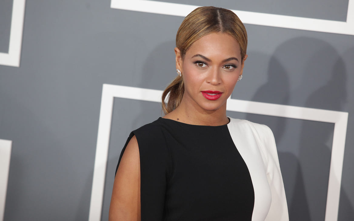 <p><b><strong>Beyonse XXI asrning eng buyuk pop yulduzi sifatida e’tirof etildi</strong></b></p>