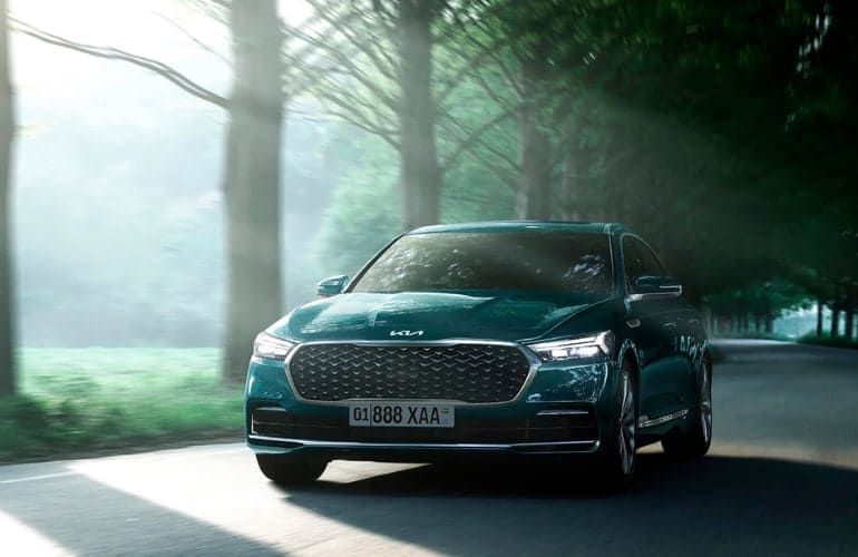 <p><b>Флагманский Kia K9 &ndash; интересный игрок в сегменте представительских седанов: Классика, устремленная в будущее&nbsp;</b></p>