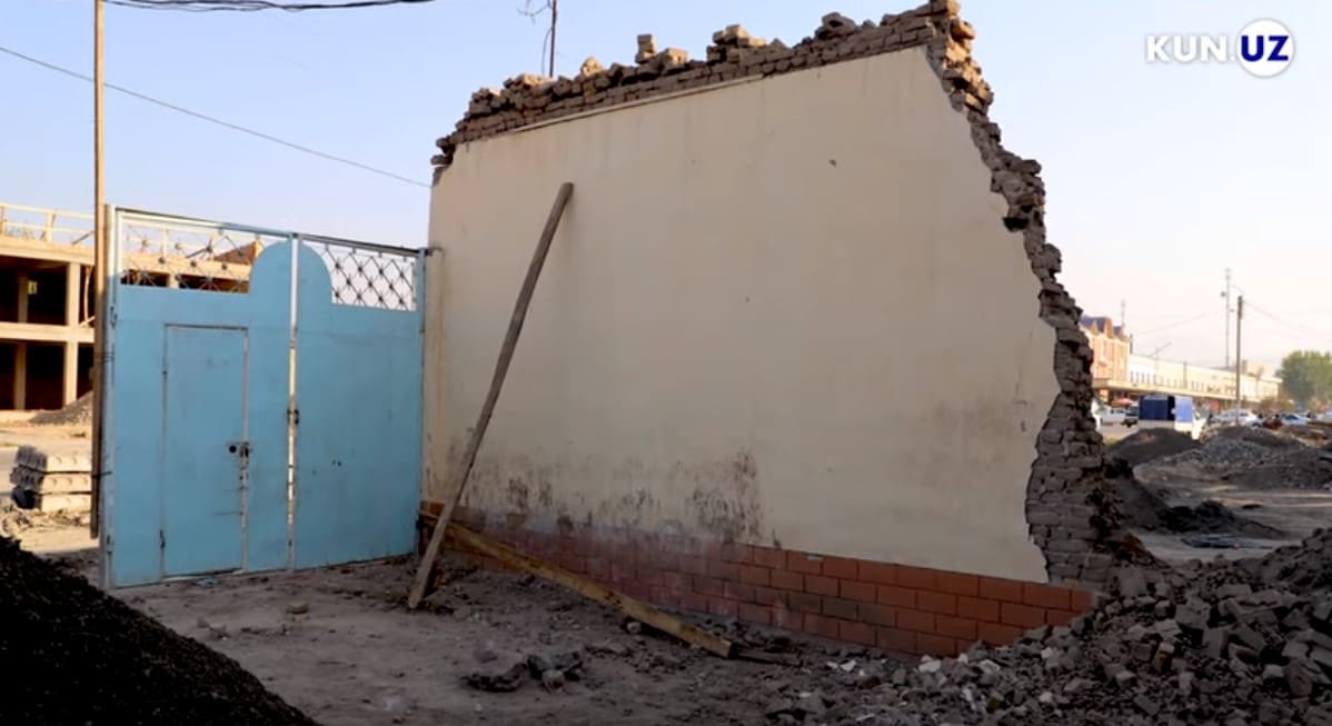 <p>Andijonda uy-joyi &ldquo;snos&rdquo;ga tushgan fuqarolarga salkam 7 milliard so&lsquo;mlik kompensatsiya pullari undirib berildi<b>&nbsp;</b></p>