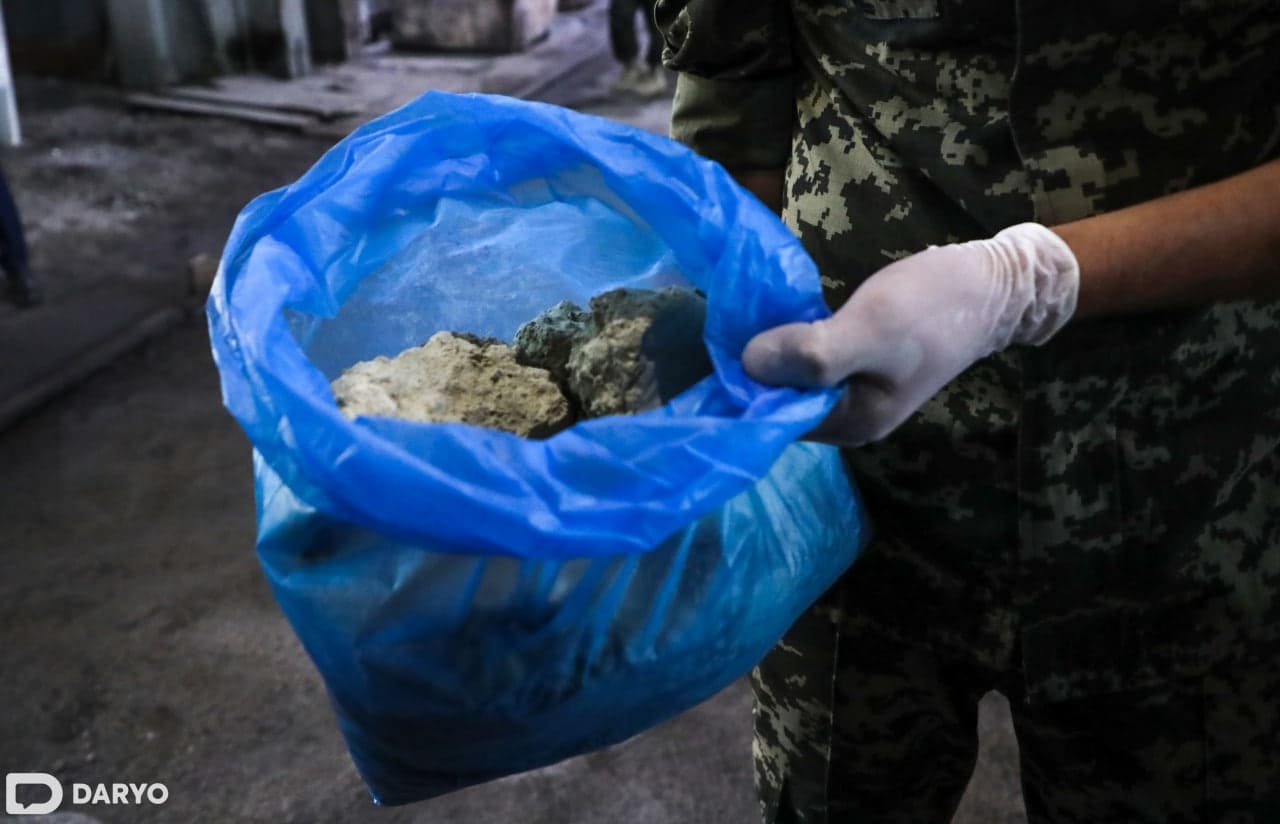 <p><b><strong>Toshkent—Farg‘ona yo‘nalishida harakatlanayotgan mashinadan qariyb 5 kilo gashish topildi</strong></b></p>