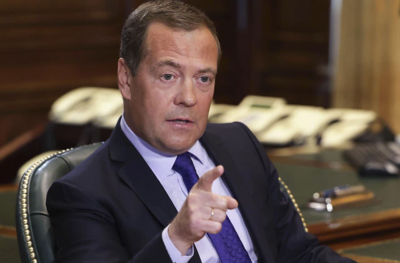 <p><b>Medvedev Ukraina bilan muzokaralar boshlashning ikkita shartini ma’lum qildi</b></p>